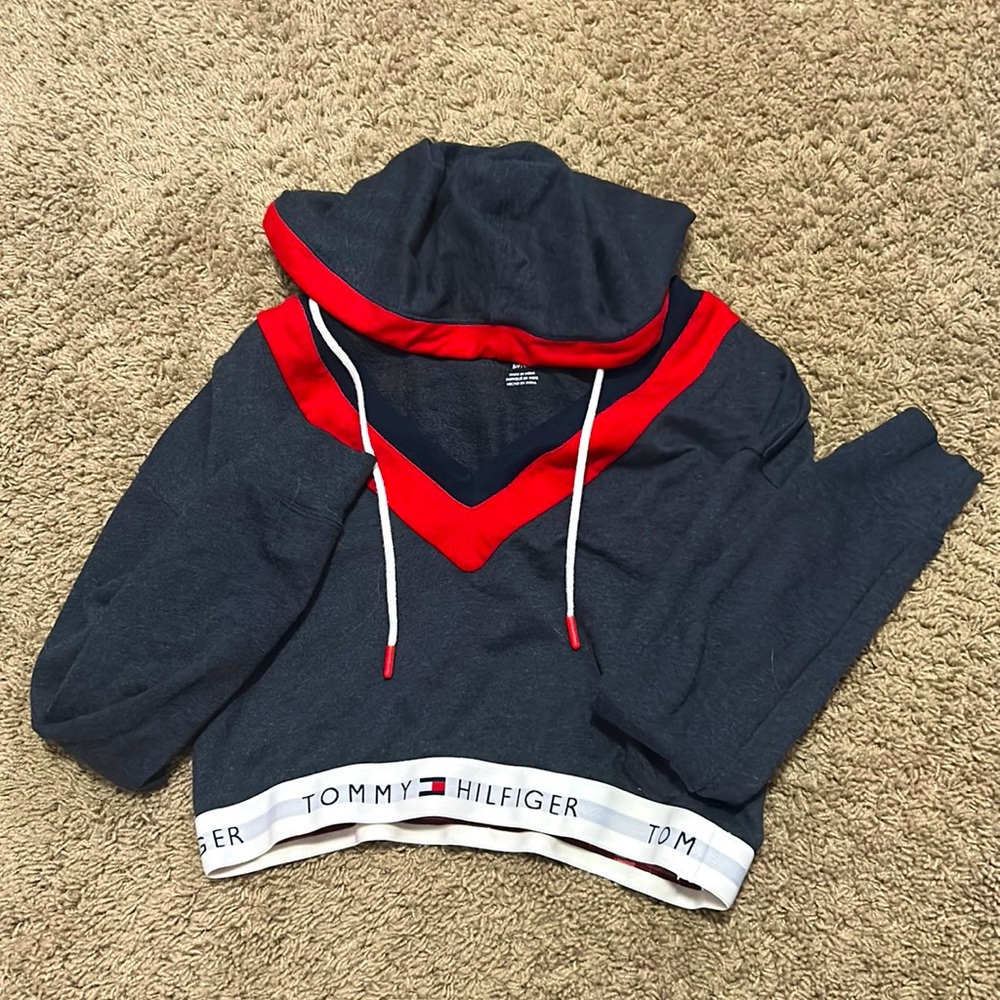 women’s Tommy hilfiger hooded cropped pullover